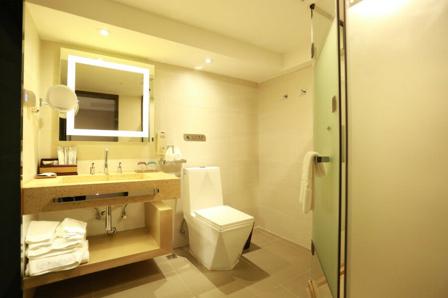 Lavande Hotel Baogang Avenue Guangbai Xinyi Branch Kanton Exterior foto